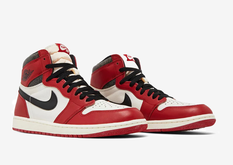Jordan 1 Retro High OG Chicago Lost and Found 1